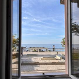 Casa Fronte Mare, hotel sa Ospedaletti