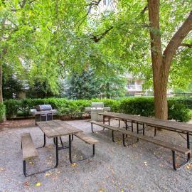 This Apt is Perfect For Business Trips or a Relaxing Vacation
