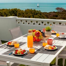Townhouse Crystal Bay - Rooftop e vista mar em Benagil, Hotel in Benagil