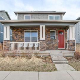 Perfect for Families! Quiet Aurora Home