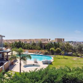 Casa Praia Patroves, hotel i Patroves