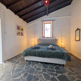 Casa da Ponte Quiet Bed and Breakfast in Alentejo Wine Region, hotelli kohteessa Selmes