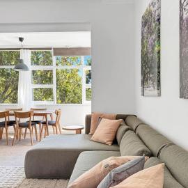 Serviced Luxury Condo, Parkside, moments to metro with parking