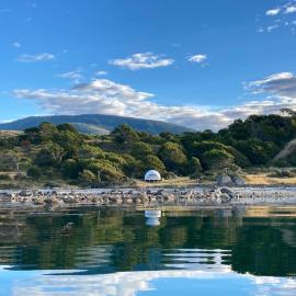 Glamping in the middle of nature and ocean view, hotel sa Punta Arenas