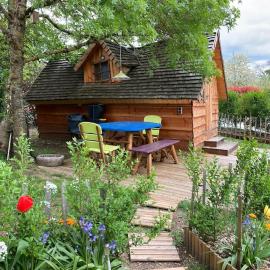 Cabane insolite entre Albi et Cordes-sur-ciel، فندق في Sainte-Croix