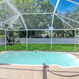 Private pool home near Anna Maria Island - Coastal Oasis, готель у місті Брейдентон