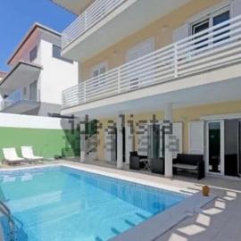 Flat near the beach with Pool for 8