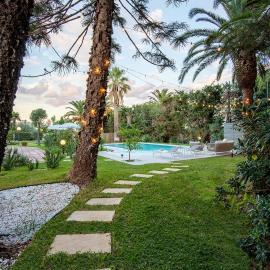 Numeroquattro-Light Green, Open Space con vista sul giardino e piscina