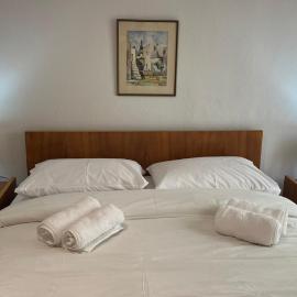 Local stay apartment, khách sạn ở Kavála