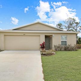Tranquil 3BR retreat in Port Charlotte - Sun Dappled, hotel in Port Charlotte