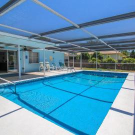 Stylish 3BR Pool Home near Siesta Key