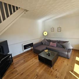 Spacious Bournemouth Home with BBQ, Outdoor Seating & large TV