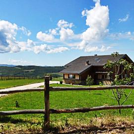 B&B Mappamundi โรงแรมในSan Benedetto Val di Sambro