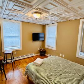 Simple & Convenient Downtown Living