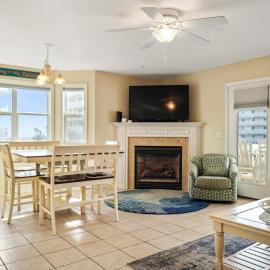 Spacious 4-Bedroom Ocean Block Townhouse in Ocean City, Perfect for Families & Group Trips, hotel v destinaci Ocean City