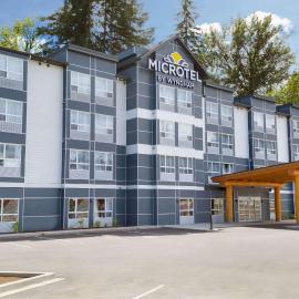 Microtel Inn & Suites by Wyndham Oyster Bay Ladysmith, Hotel in Ladysmith