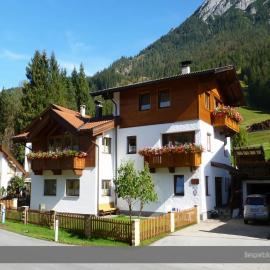 Apartment at the Achensee with terrace, hotel em Achensee