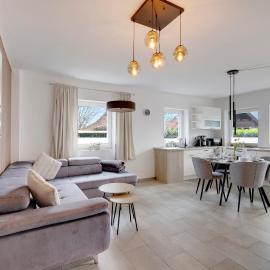 Viesnīca SeeZeit, Ferienhaus bis zu 6 Personen, 500 Meter zum Wasser, mit Garten pilsētā Hüde