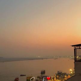 Tandon Lodge On The Ganga Ghat Homestay, hotel a Varanasi