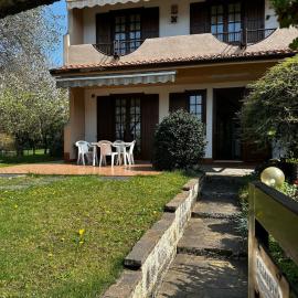 Villa Luisa, hotel a Gorle