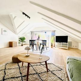 Gemütliches Loft in Homburg - Komfort & Charme direkt an der Uniklinik mit Küche und Bad