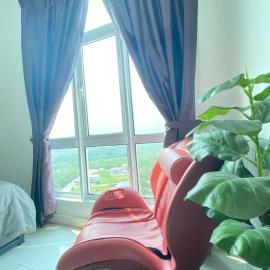CHEAPEST PROMO Private Modern King Suites above Mesamall Nilai, 3 Km to USIM, hotel in Nilai