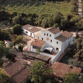 Masía Cal Simó - Casa rural con piscina, cerca de Sitges, para celebraciones y eventos