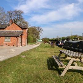 Canal Basin Cottage, hotel in Nantwich
