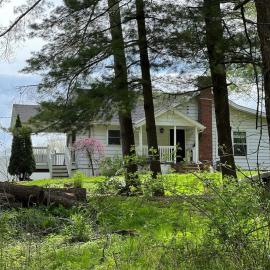 Retreat on Lake Milton, hotel di Berlin Center
