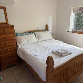 Small cottage on rural equestrian farm suitable for 2 adults and 2 children under 10 maximum