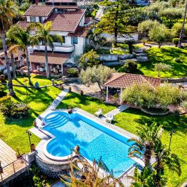 B&B Villa Bency, готель у місті Капо-д'Орландо