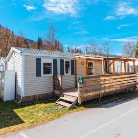Le Génépi Mobil-home 3 chambres pour 6 pers avec Climatisation Camping 3 etoiles, hotel in Samoëns