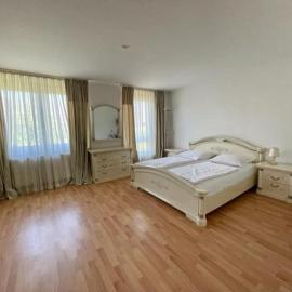 Haus in Ossendorf Köln, готель у Кельні