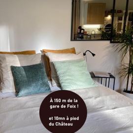 AUX 4 LOGIS - Studio Le City - Petit déjeuner offert 1ère nuit, хотел в Фоа