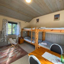 Stuga i lugnt område, hotel en Ramsjö