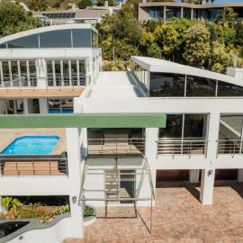 Cape Joy Table Mountain View Guesthouse, hotel di Plattekloof