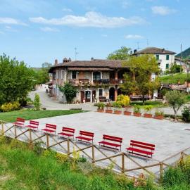 Ca Dell'Aglio, hotell sihtkohas Momperone