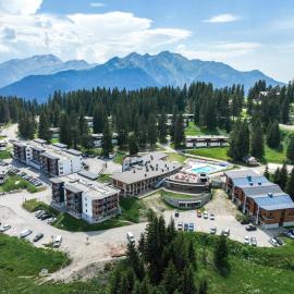 Belambra Clubs Les Saisies - Les Embrunes - Ski pass included، فندق في Villard-sur-Doron