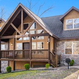Cozy 'Rustic River Lodge' Near SDC with Pools!