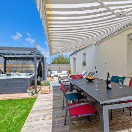 Maison spacieuse avec spa , sauna au pays des Abers ,10 min des plages Bretagne, hotel din Lannilis