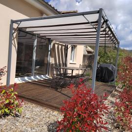 Gîte Le Chaudron 1 à 7pers avec piscine, hotel em Montclar-sur-Gervanne