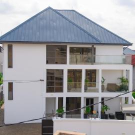 Golden Hayat Suites, hotel in East Legon