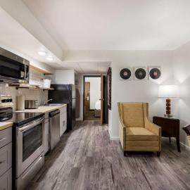 Revel Hotel Minot - SureStay Collection by Best Western, ξενοδοχείο σε Minot