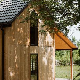 Domek "Pod Laskiem" DomkinadBugiem - jaccuzzi na życzenie, wspólne dla 2 domków, hotel sa Korczew