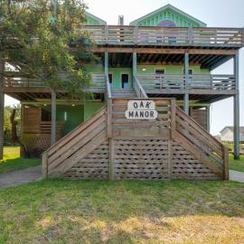 Quiet Hatteras Duplex with Decks ~ 1 Mile to Beach, ξενοδοχείο σε Hatteras