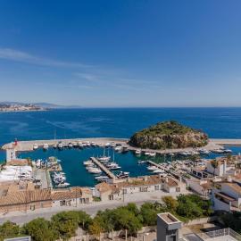 RentitSpain - Almuñécar - Icon Marina con Vistas al Puerto y Piscina