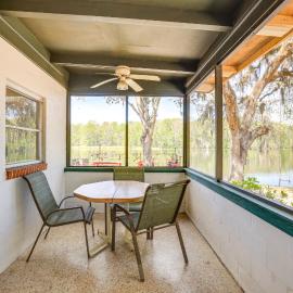 Dock & Fire Pit: Scenic Studio on Suwannee River!, hotelli kohteessa Chiefland