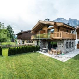 Chalet Schneelöwe S, hotel in Leogang