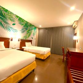 Hotel Golden Season