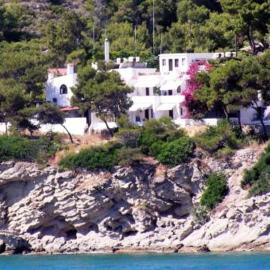 Agistri Club Hotel، فندق في Skliri